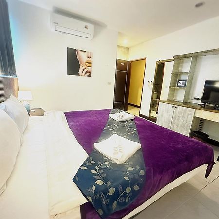 The Shades Hotel 50 Meter Beach Front Patong 外观 照片