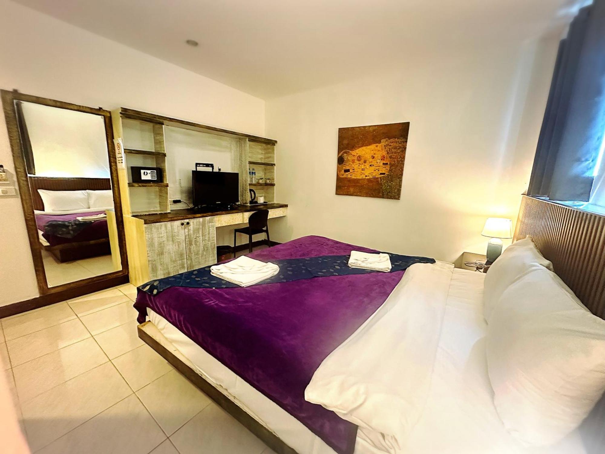 The Shades Hotel 50 Meter Beach Front Patong 外观 照片