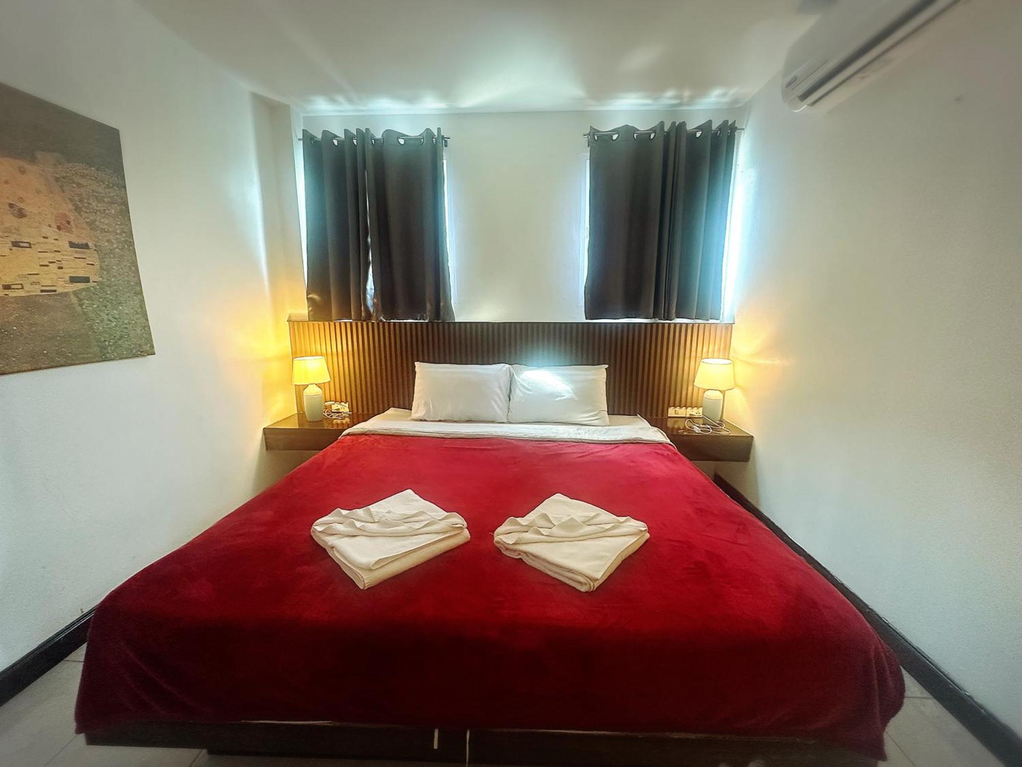 The Shades Hotel 50 Meter Beach Front Patong 外观 照片