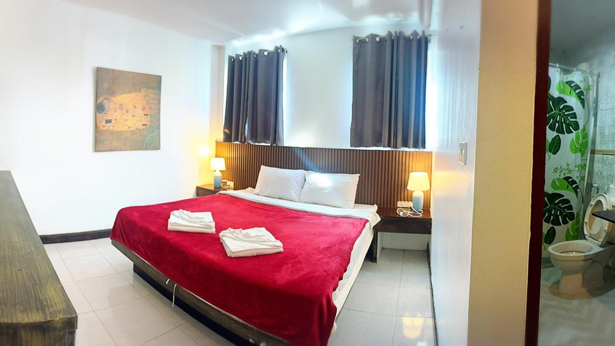 The Shades Hotel 50 Meter Beach Front Patong 外观 照片