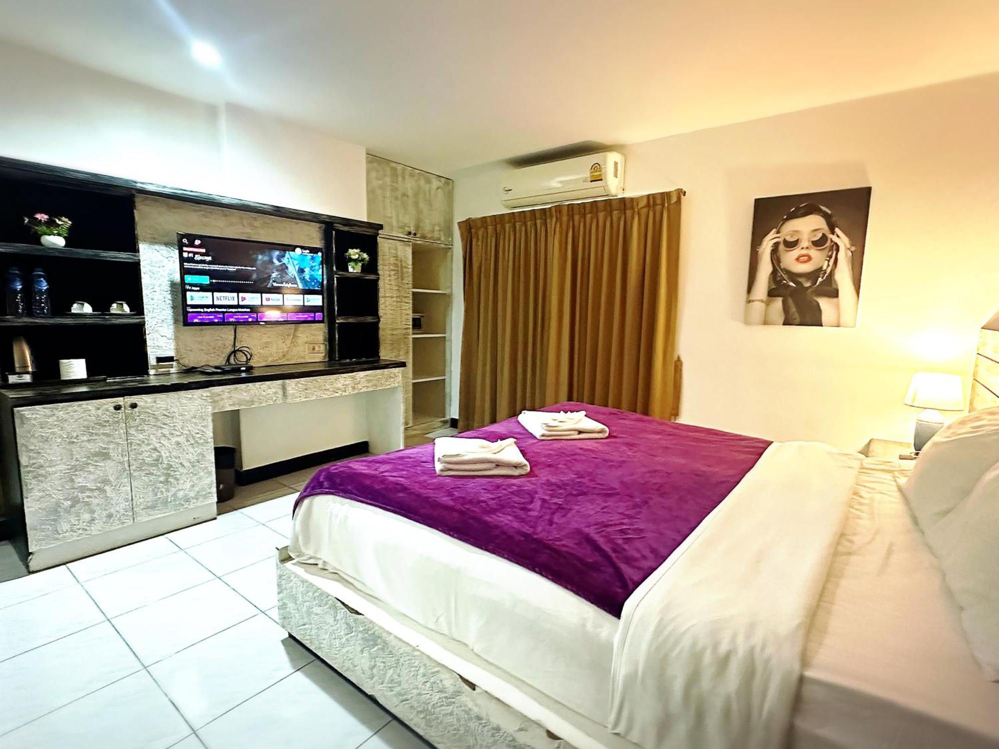 The Shades Hotel 50 Meter Beach Front Patong 外观 照片